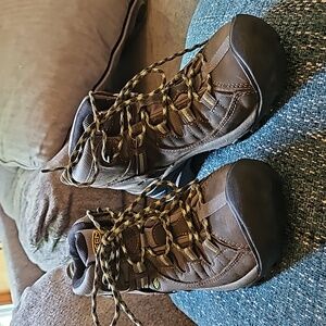 Keen hikers, brown, size 8.5